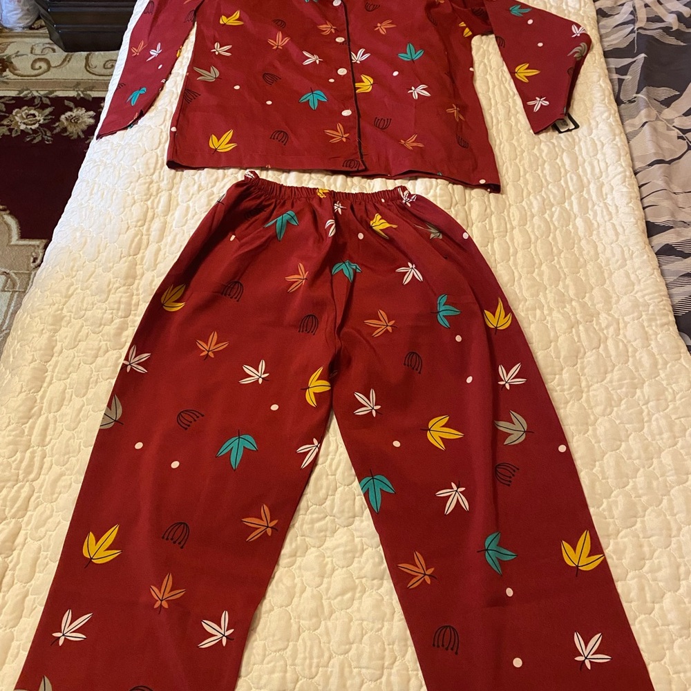 Pajamas set - Picture 4 of 11